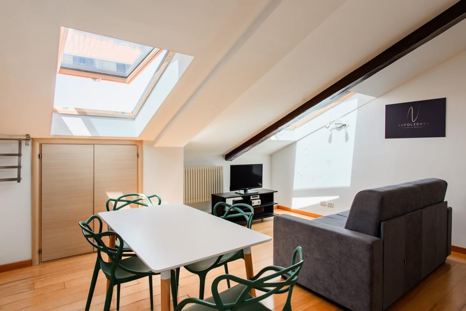 Living room, Photo of the whole room, Seating area, Lunch