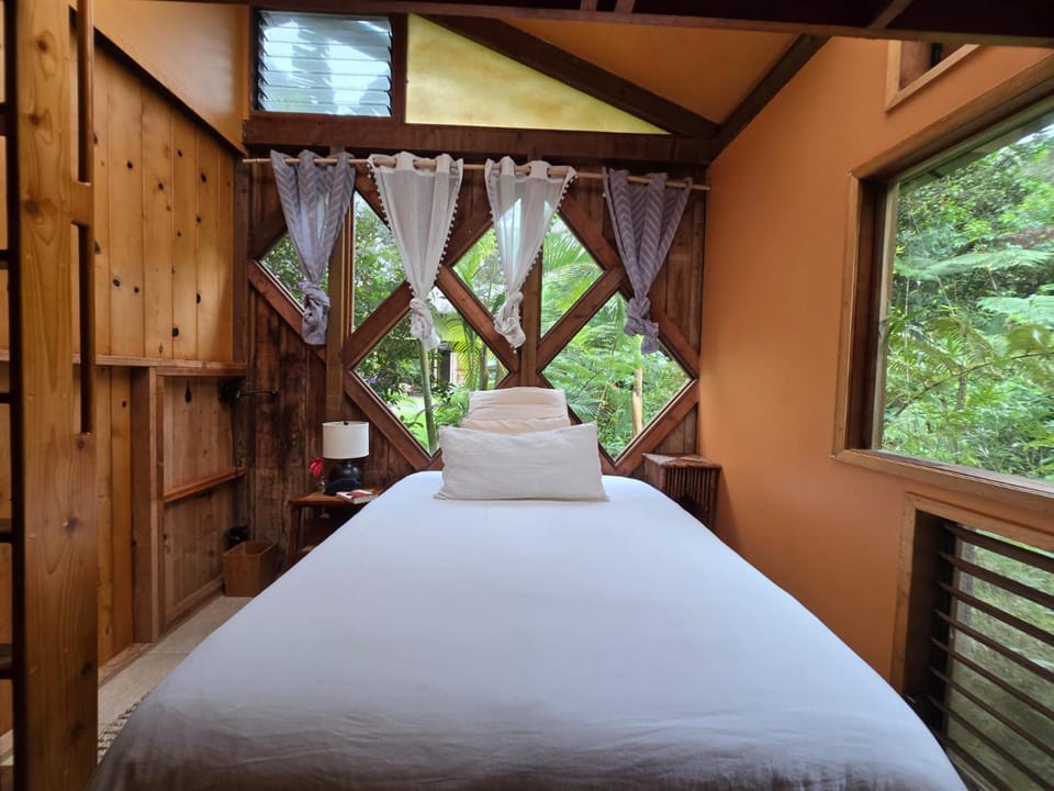 Hamakua Sanctuary Hostel in Big Island