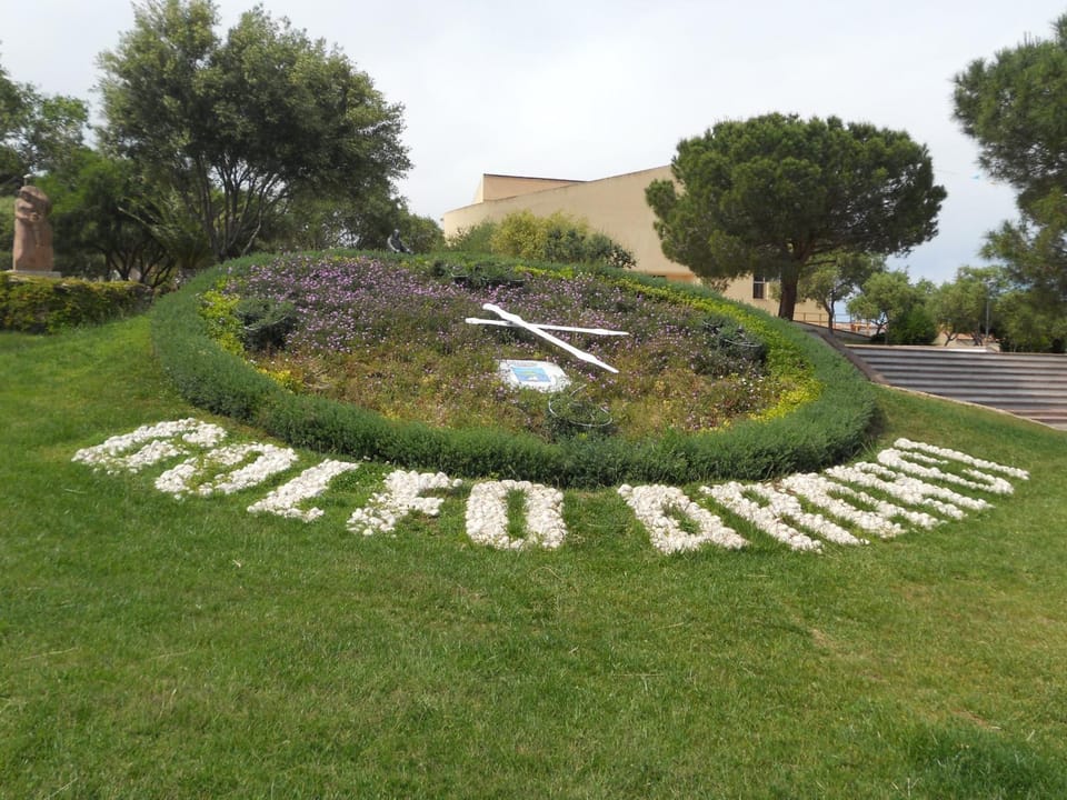 Nearby landmark
