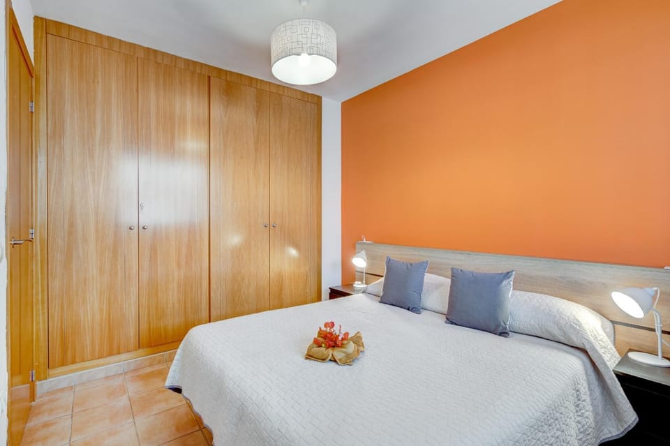 Bed, Photo of the whole room, Bedroom, wardrobe