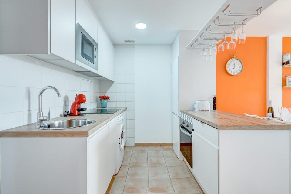 Kitchen or kitchenette, dishwasher, minibar, oven, pet friendly, stove