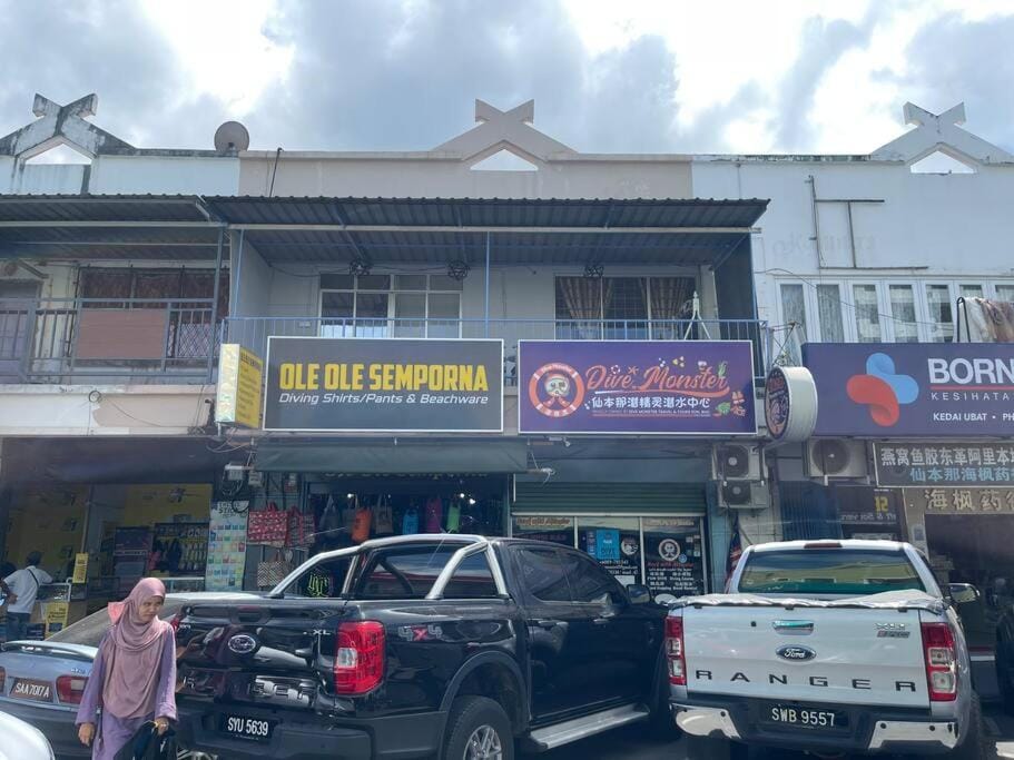Property building, Street view, Location