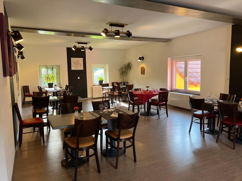 Auberge Restaurant La Roseraie Bed and Breakfast in Vosges