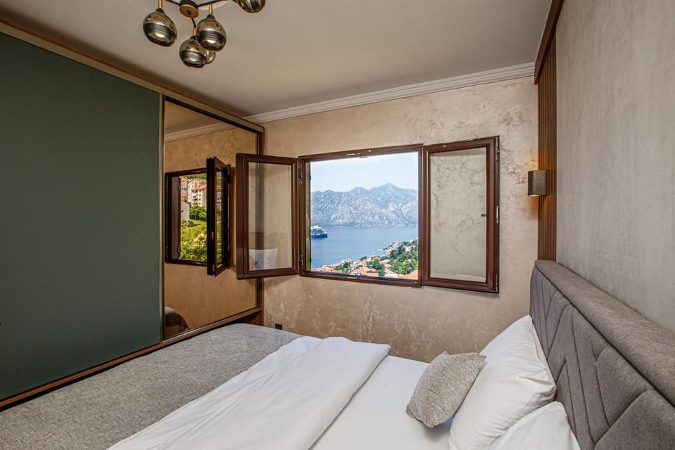 Ema’s Dream Home with Sea View Apartment in Dobrota