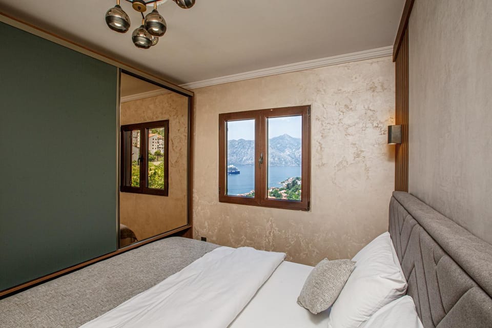 Ema’s Dream Home with Sea View Apartment in Dobrota