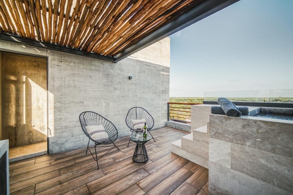Balcony/Terrace, Swimming pool