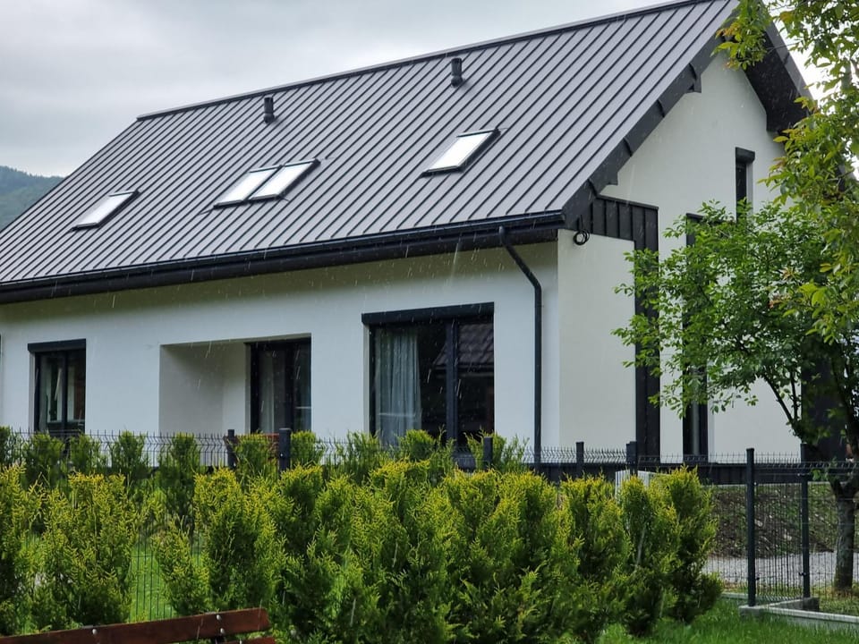 Property building, Day, Garden