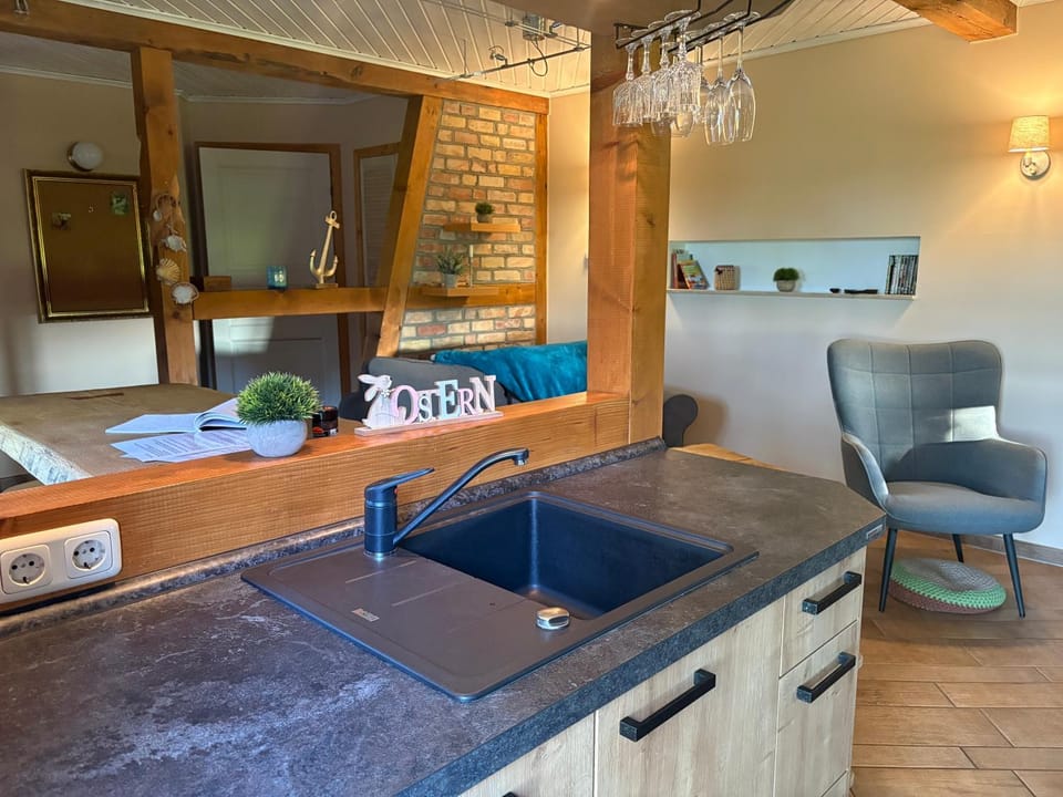 Kitchen or kitchenette, kitchen, kitchen