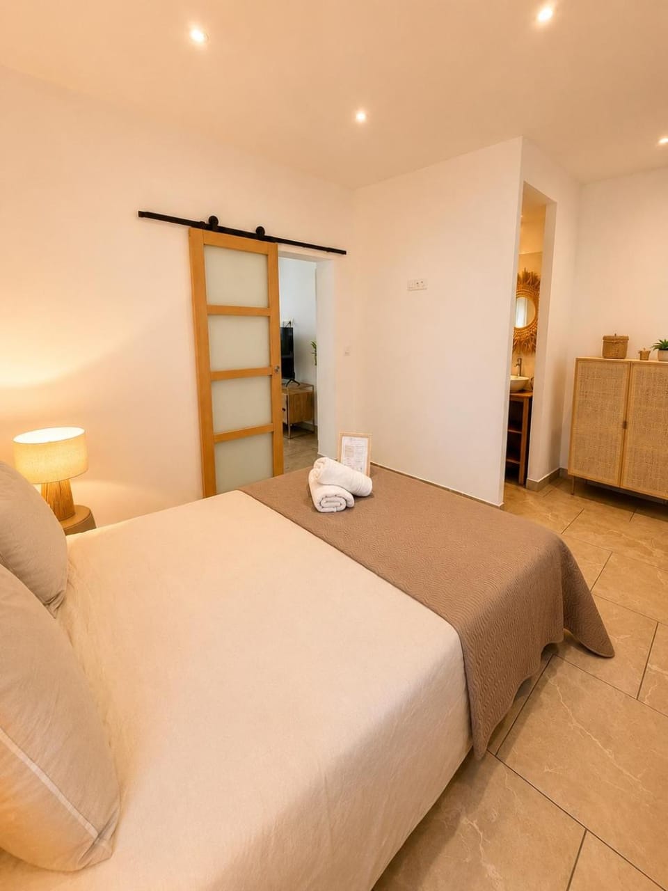 LE JEAN JAURÈS Arrivée Autonome Apartment in Centre-Val de Loire