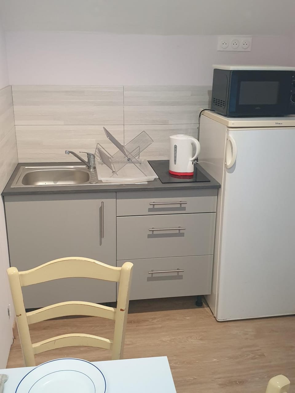 Kitchen or kitchenette, kitchen