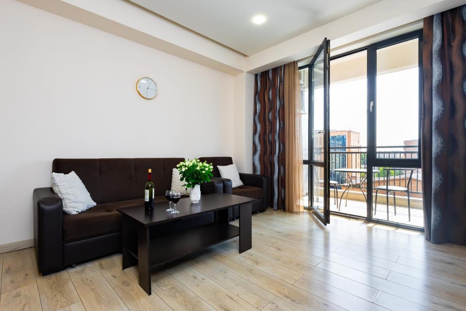 Koghbatsi street, 1 bedroom Modern, New Euro Renovated apartment KO1677 Apartment in Yerevan