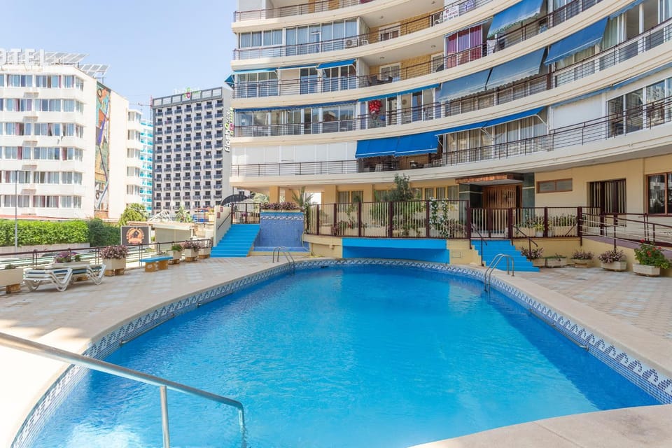 Property building, Swimming pool, Swimming pool