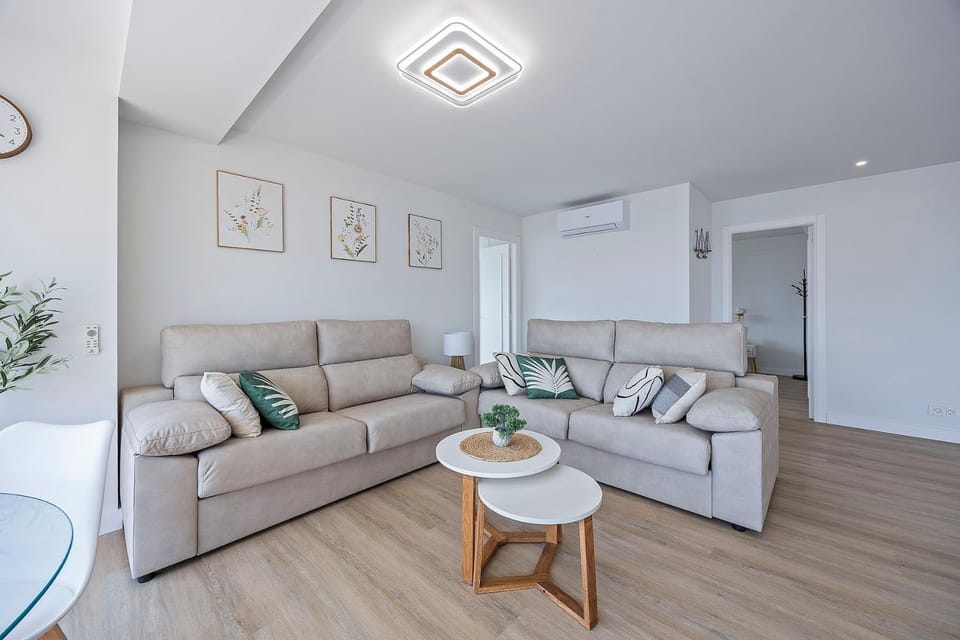 Living room, Seating area, air conditioner