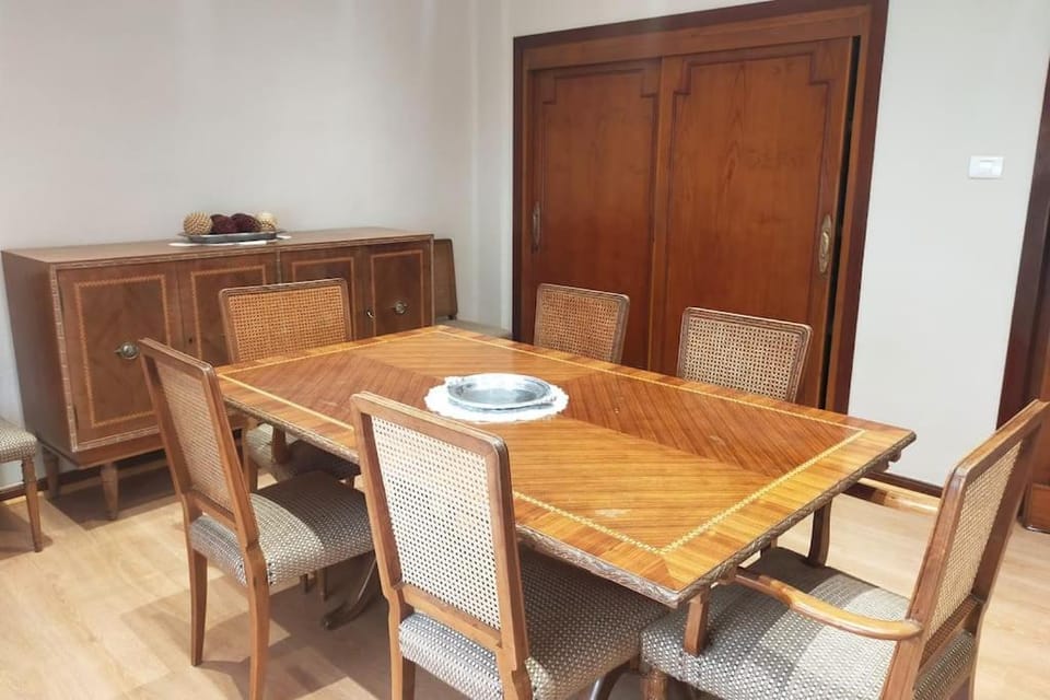 Seating area, Dining area