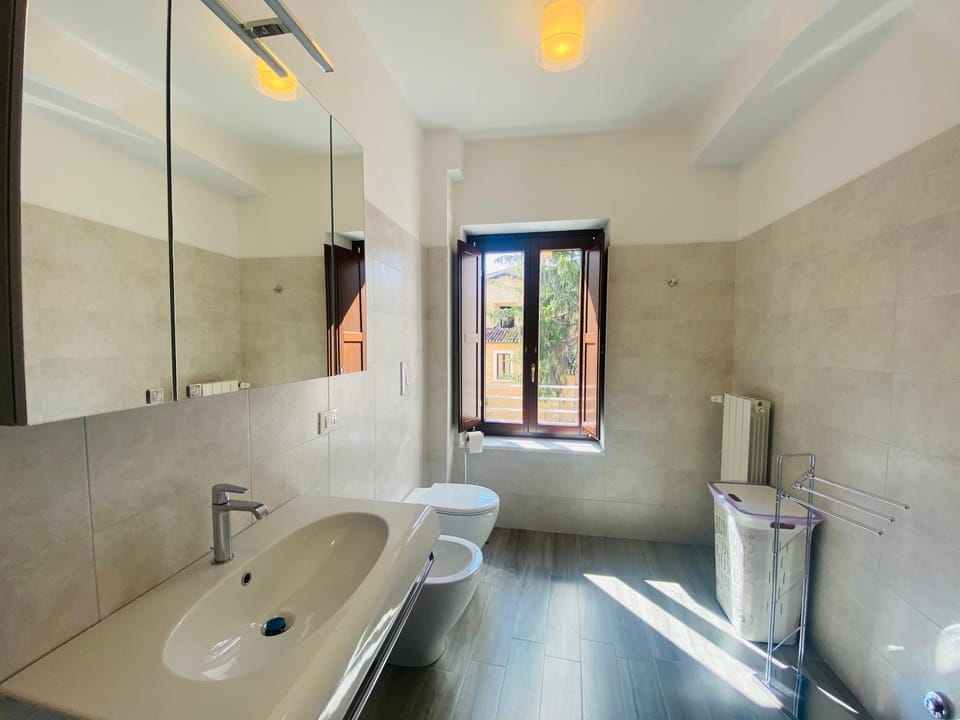 Toilet, Bathroom, Bath, towels