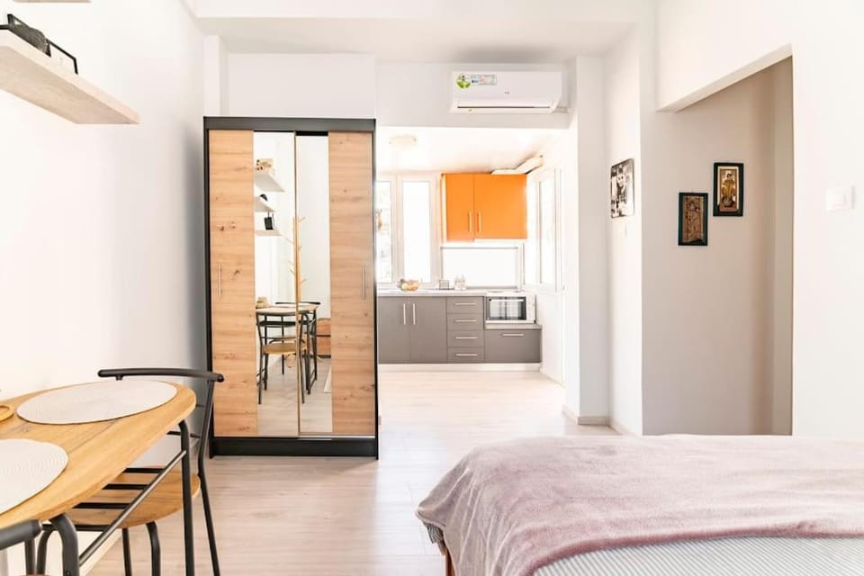 Kitchen or kitchenette, Bedroom, air conditioner