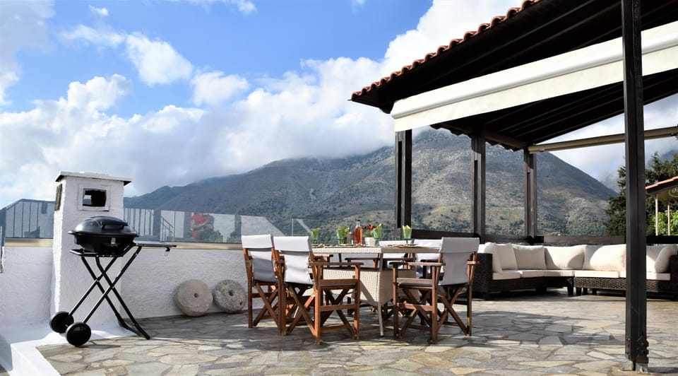 Day, Natural landscape, View (from property/room), Balcony/Terrace, Living room, Seating area, Dining area, Mountain view