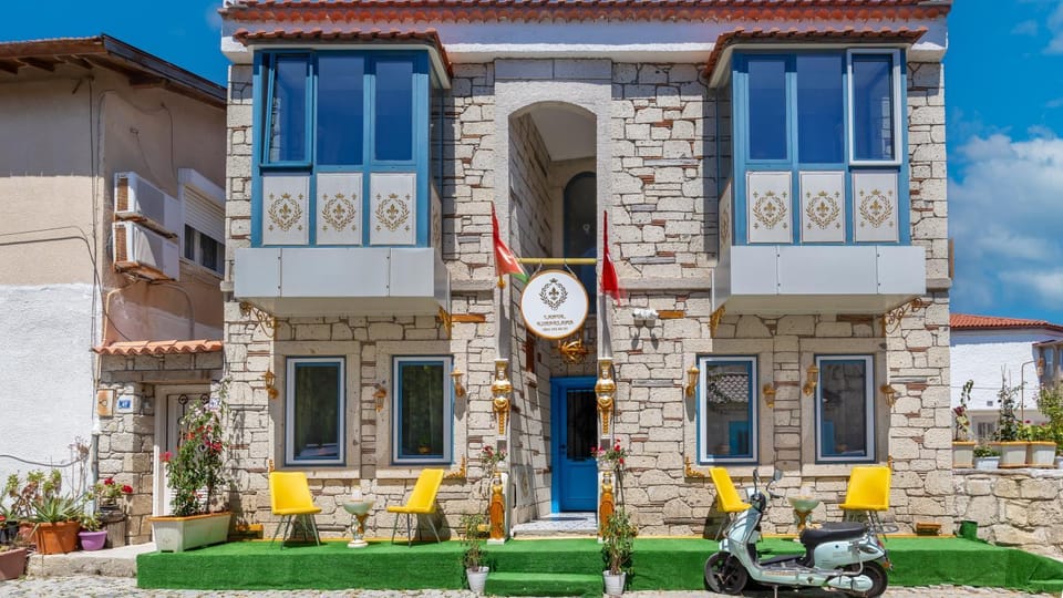 Property building, Day