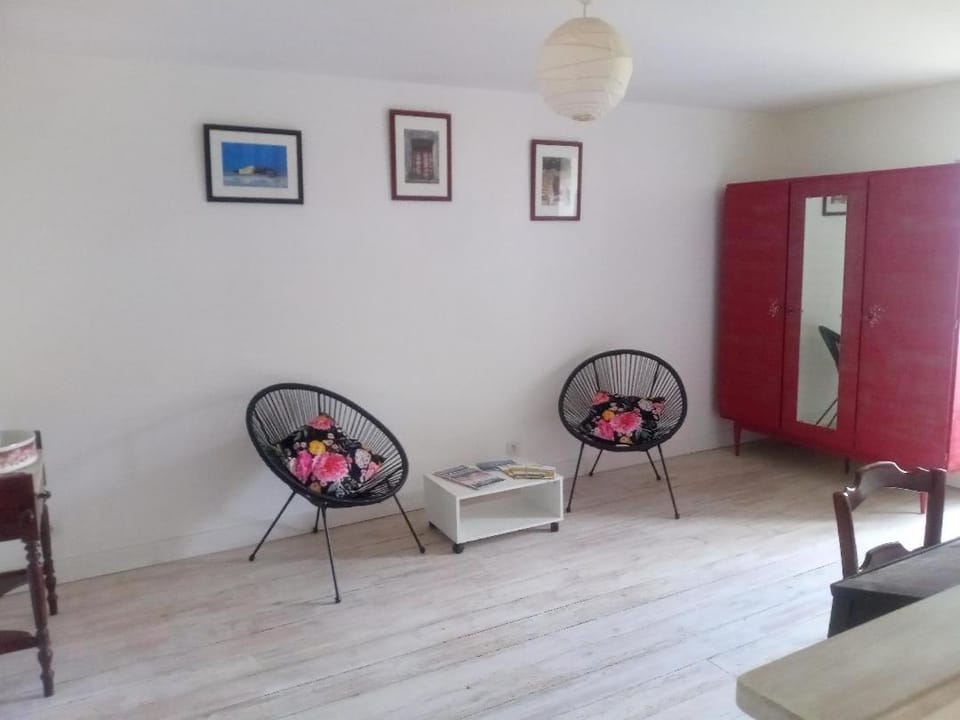 chez Florence, chambres d'hôtes , Montrol Sénard Bed and Breakfast in Nouvelle-Aquitaine