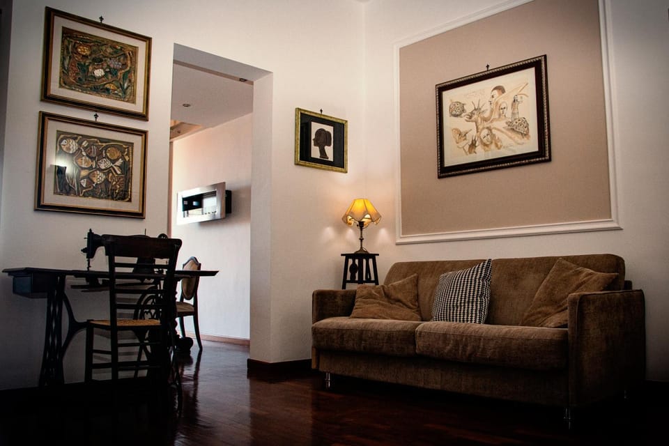 Living room, Seating area