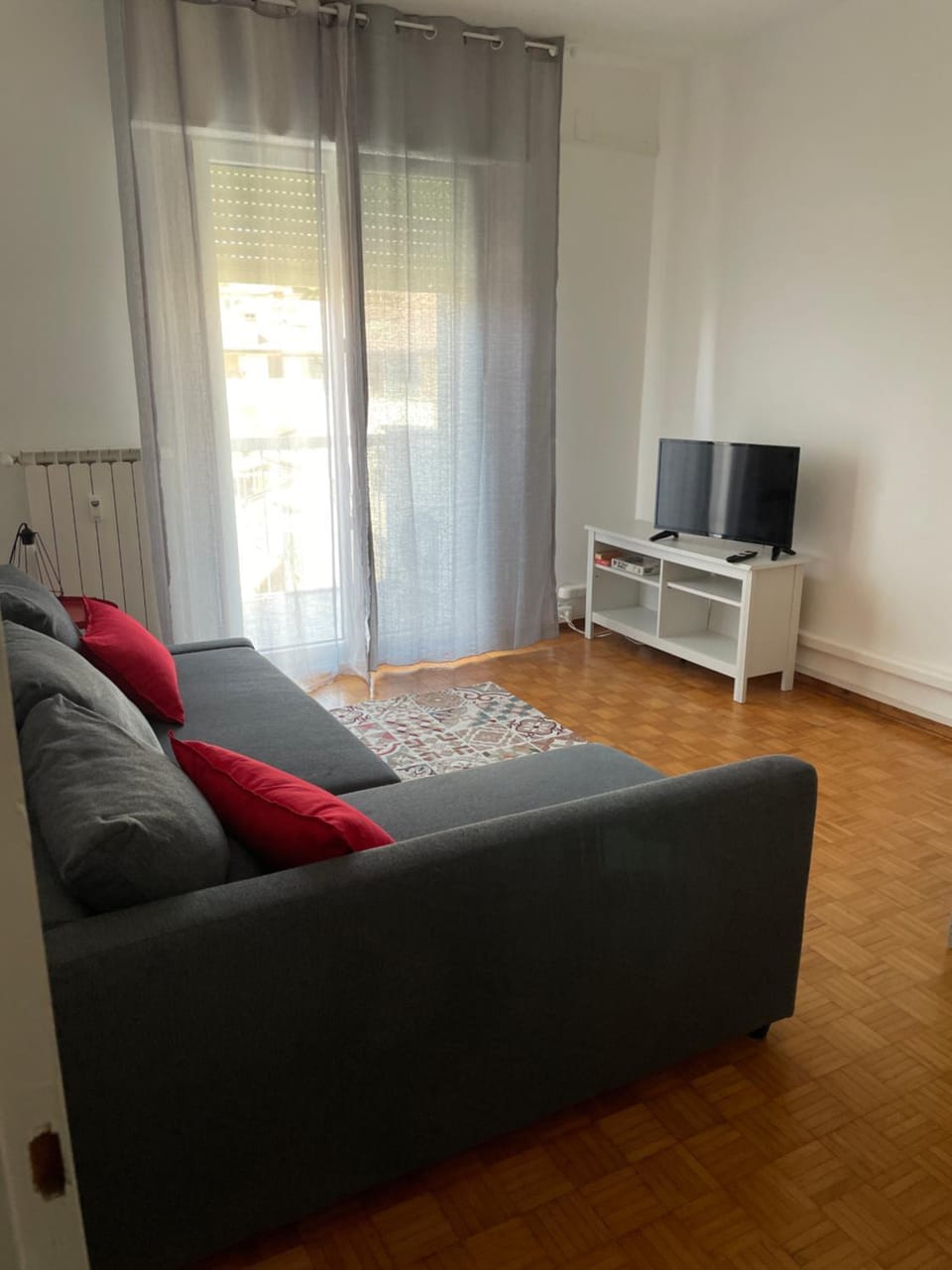 TV and multimedia, Living room, Evening entertainment