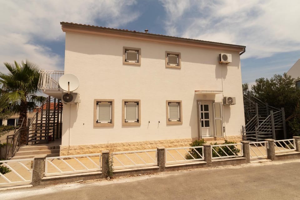 Property building, Day