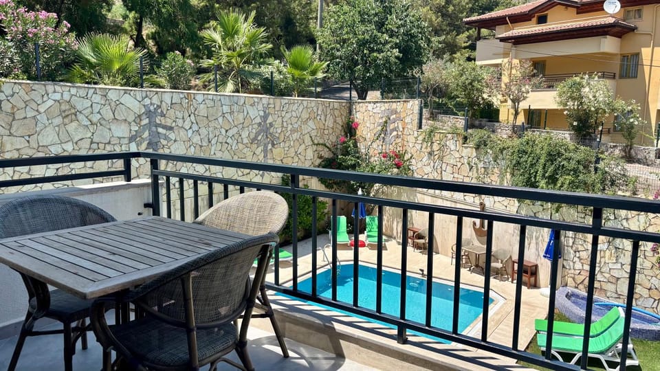 Balcony/Terrace, Pool view