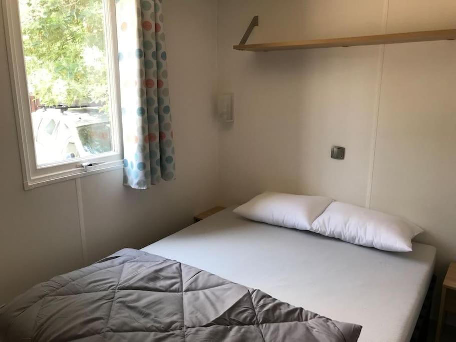 Very nice mobil home of 3 rooms in a 4 stars Camping Apartment in Saint-Cyprien