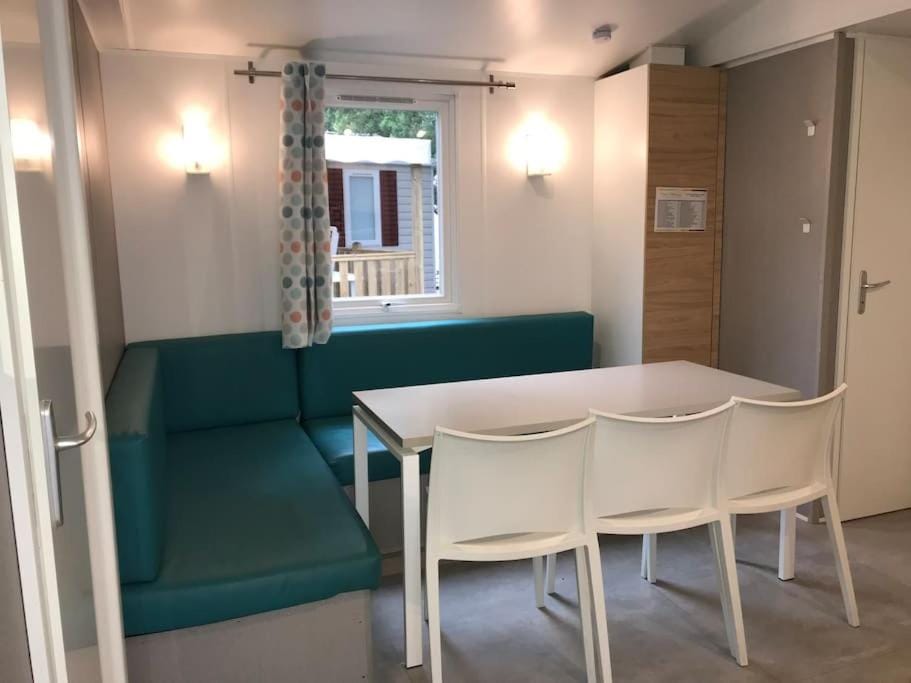 Very nice mobil home of 3 rooms in a 4 stars Camping Apartment in Saint-Cyprien