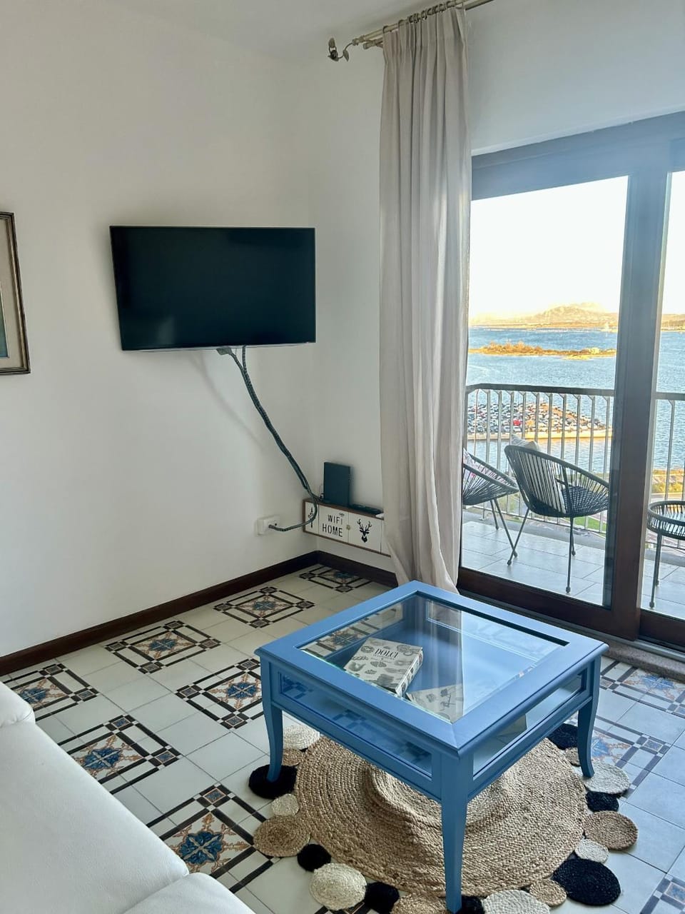 Communal lounge/ TV room