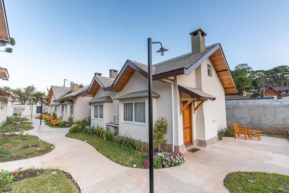 Property building, Garden, Garden view, Street view