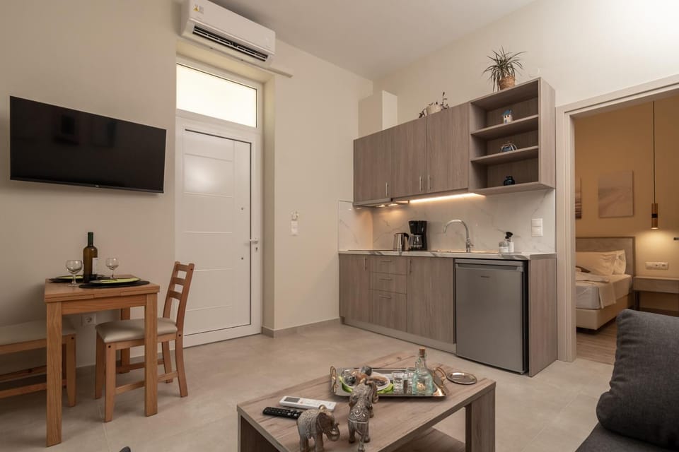 Kitchen or kitchenette, Seating area