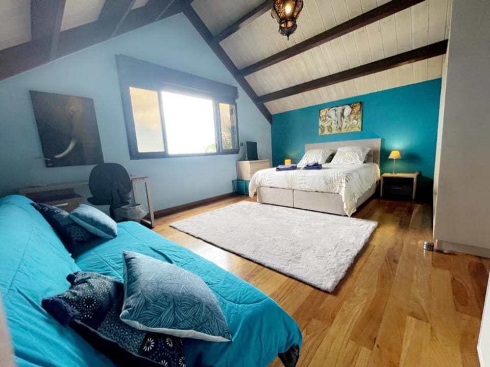 Bed, View (from property/room), Photo of the whole room, Bedroom