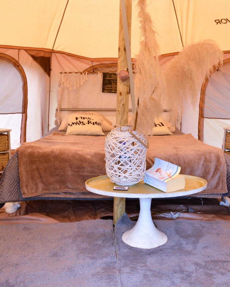 Witte Merel Glamping Luxury tent in Flanders