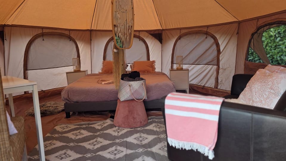 Witte Merel Glamping Luxury tent in Flanders