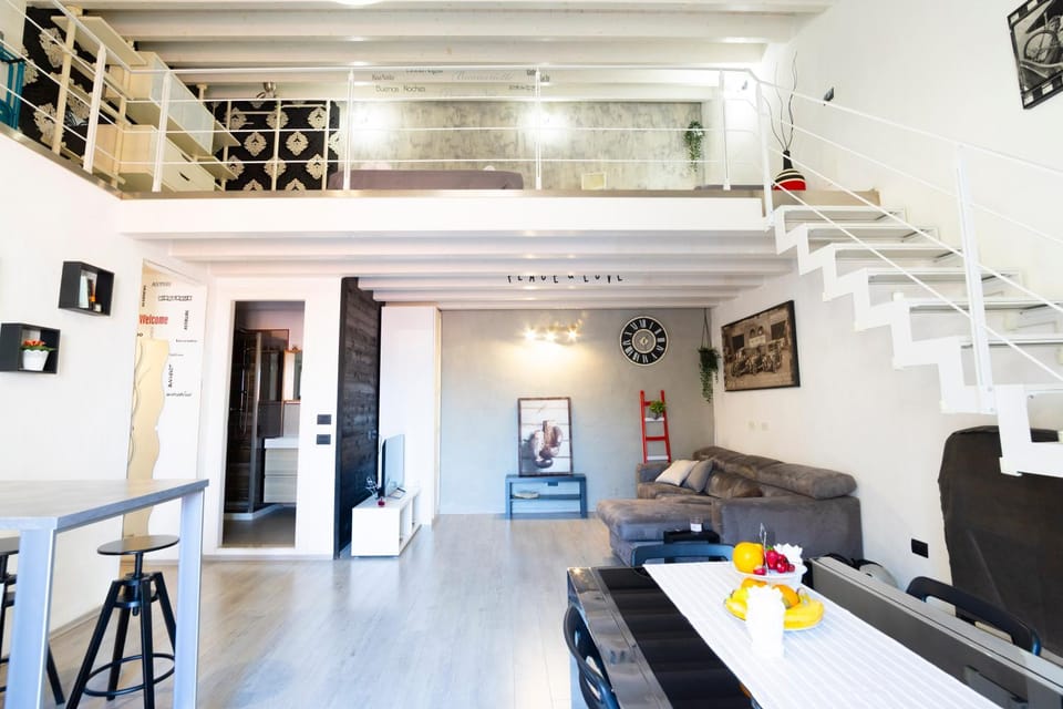 Living room, Photo of the whole room, Seating area