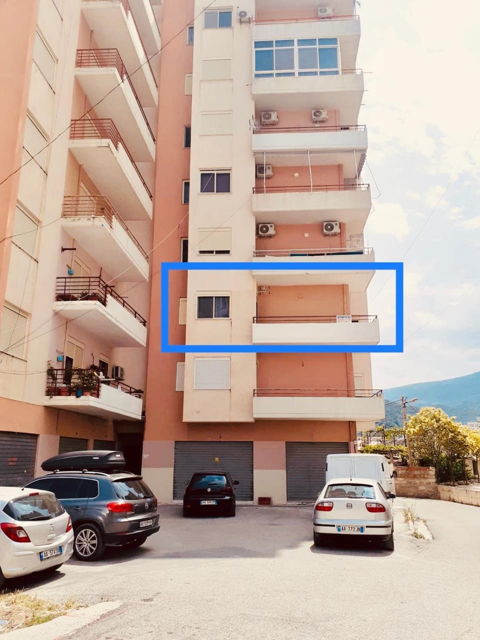 Property building, Day, Location, Parking