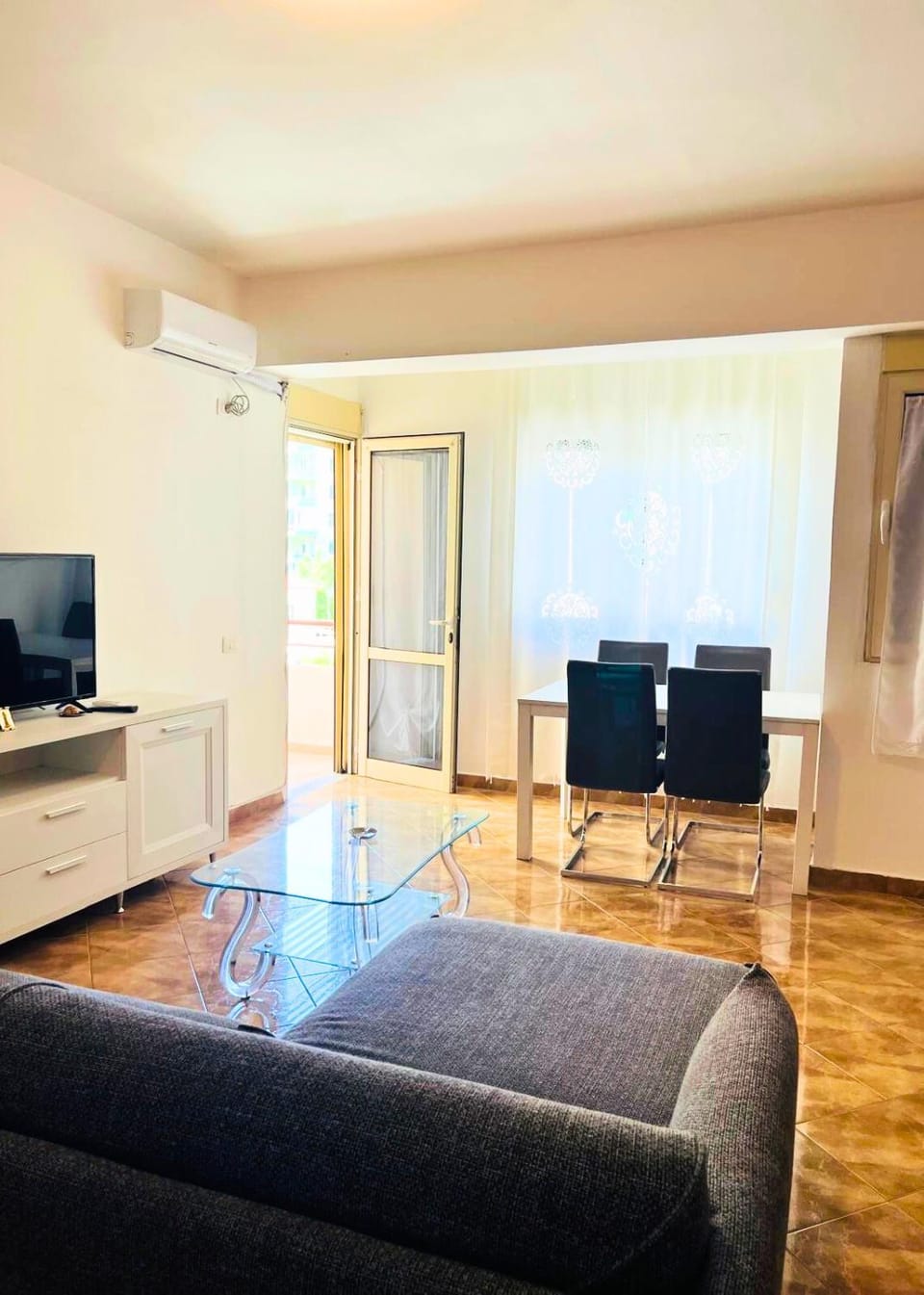 Communal lounge/ TV room