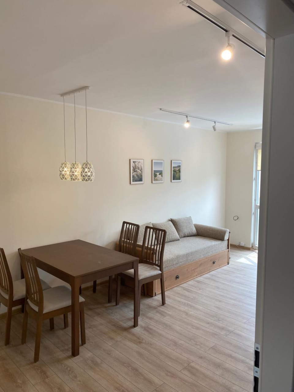 Bed, Living room, Seating area, Dining area, Bedroom