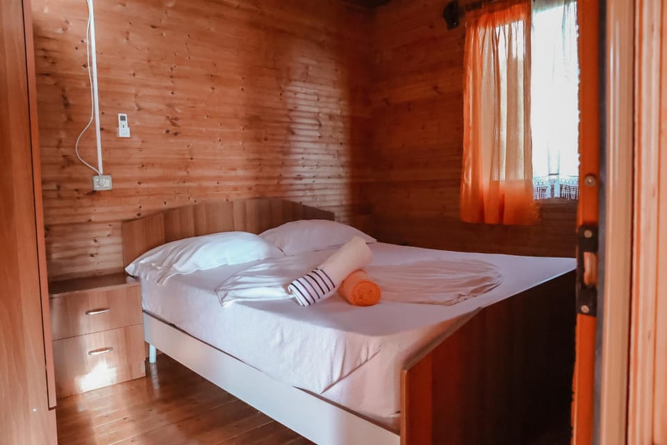 Plazhi Gjeneralit - Small Cabins - Bungalows - Apartaments - Villas - Suite Cabin in Tirana County, Albania
