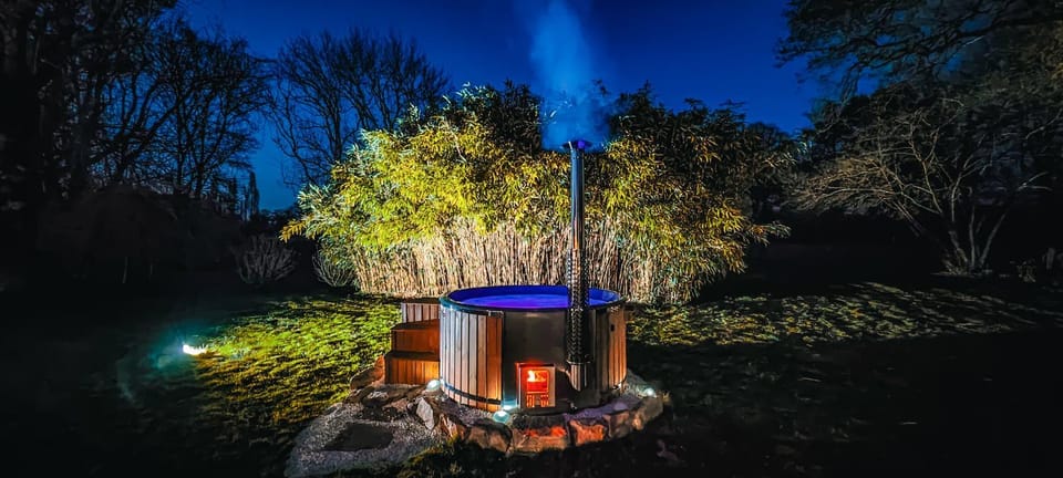 Garden, Hot Tub, Spa and wellness centre/facilities