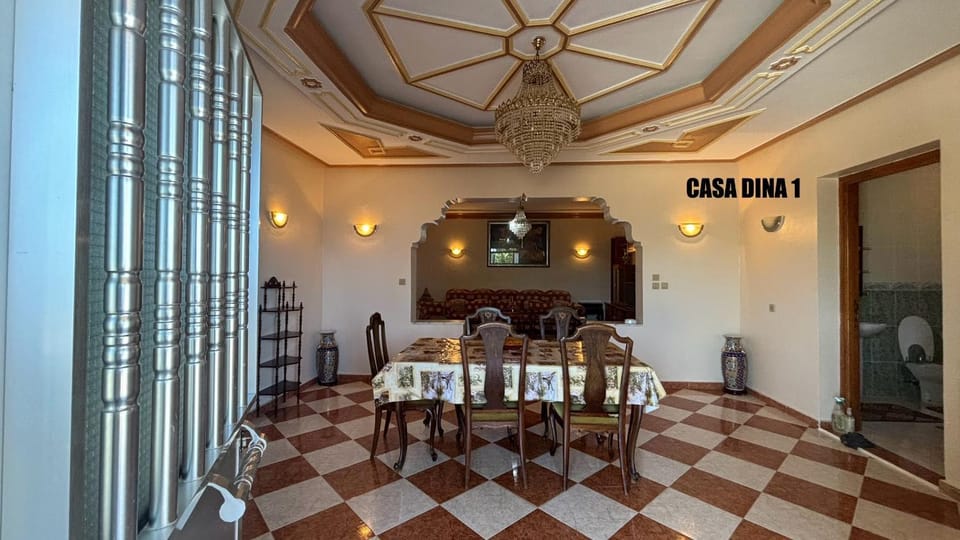 Seating area, Dining area