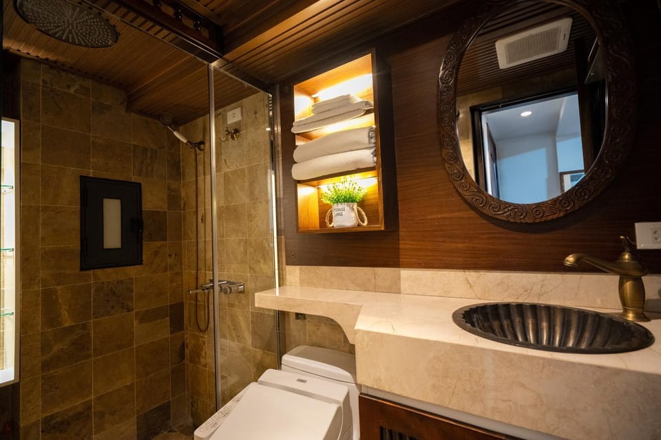Shower, Toilet, Bathroom