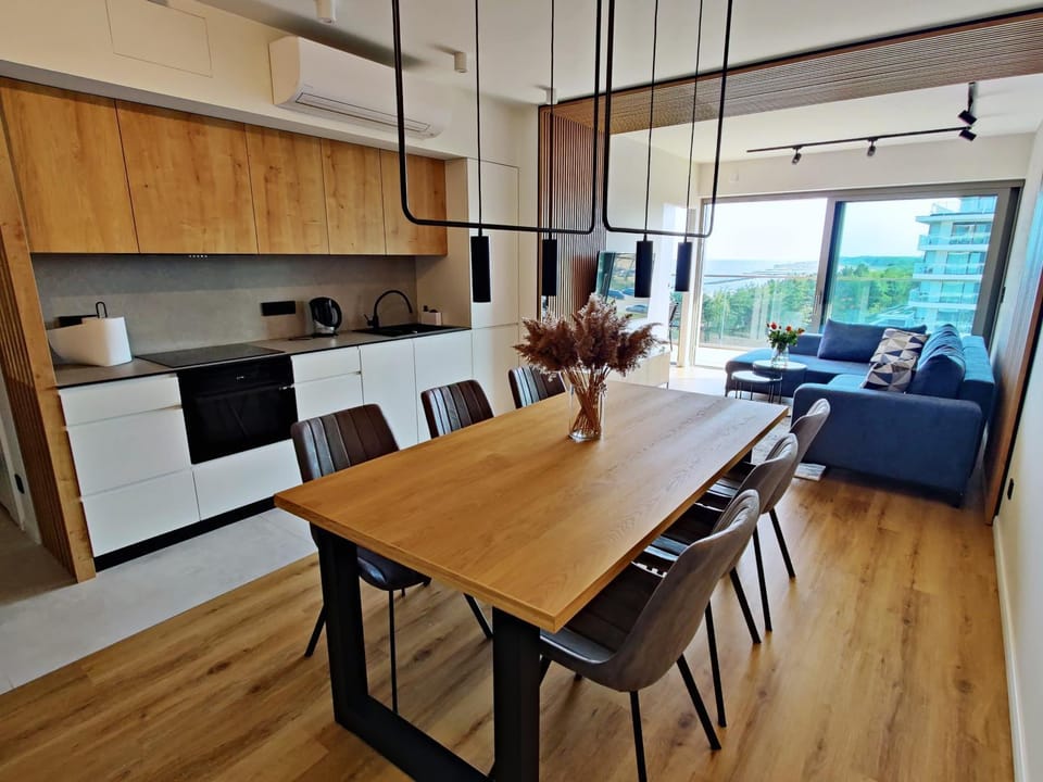 Kitchen or kitchenette, Dining area, minibar, pet friendly