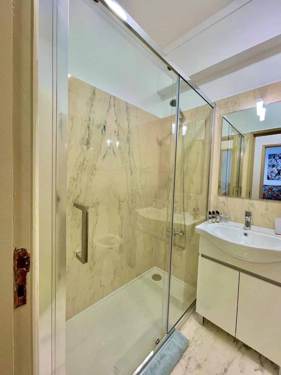 Shower, Bathroom, towels