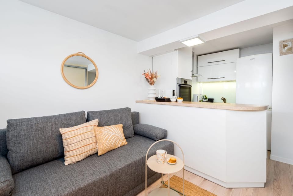 Kitchen or kitchenette, Living room, Seating area
