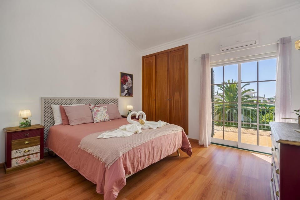 Rosal Beach House House in Guia