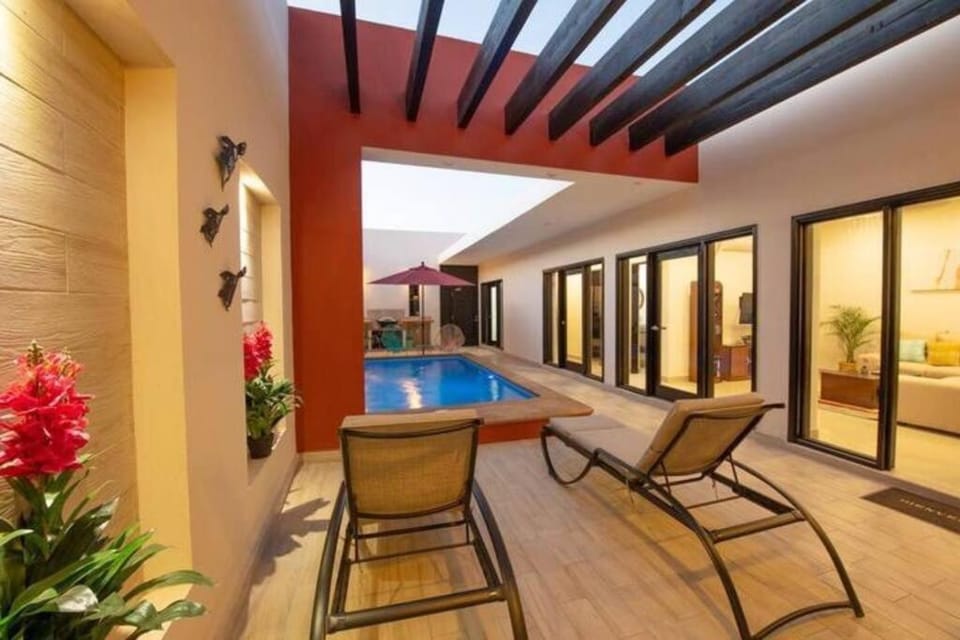 Balcony/Terrace, Pool view, Swimming pool, Swimming pool, sunbed