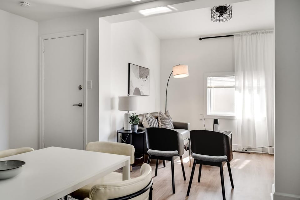 Cozy 3BR Monthly Stays Quiet East Ottawa Apartment in Gatineau