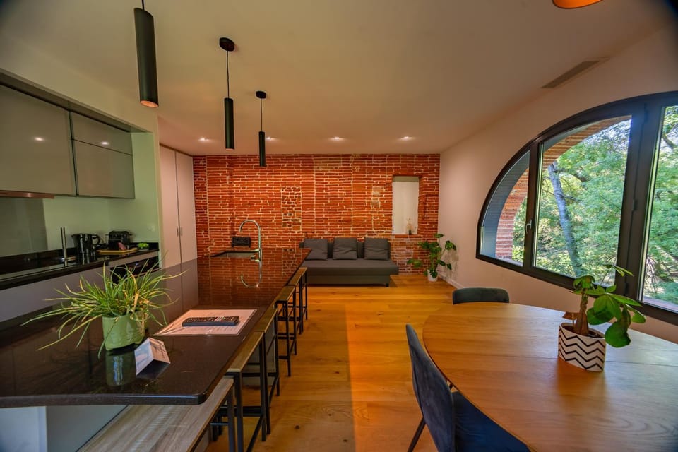 Seating area, Dining area